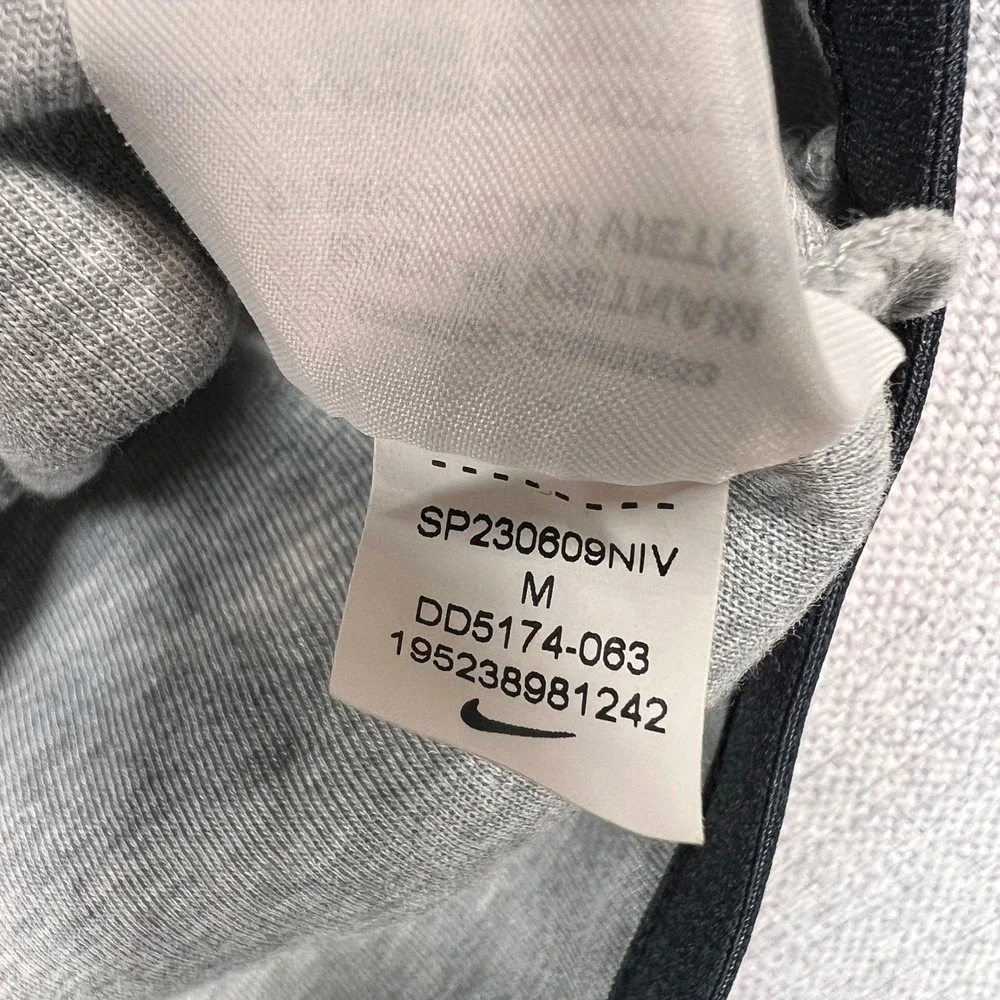 Nike Tech Fleece Pullover Hoodie Men Medium‎ Gray Athleisure DD5174-063 Sporty